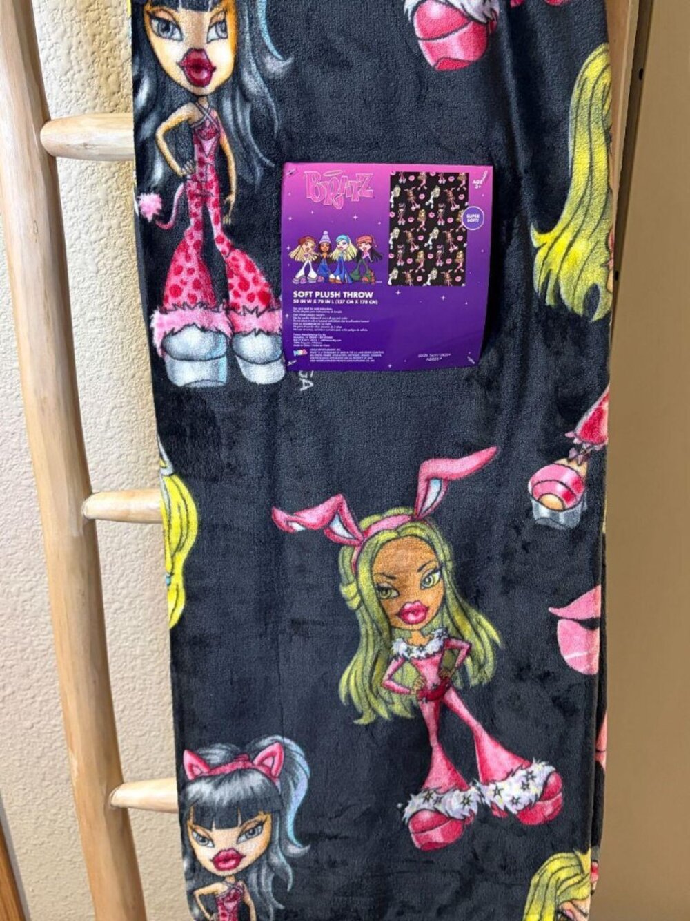 Bratz Halloween Girls Costume Black Pink Plush Throw Blanket 50x70 Y2K NWT